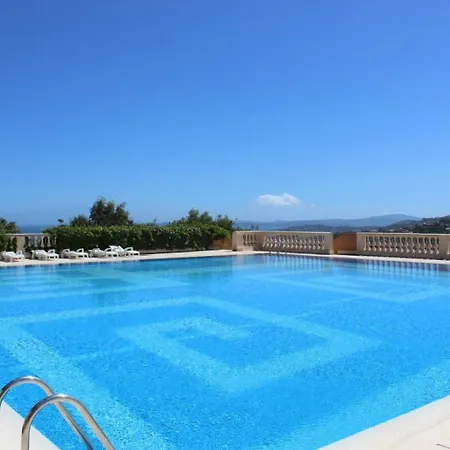 Is110-604 2 Pièces 6 Personnes Piscine Et Parking * Les Issambres