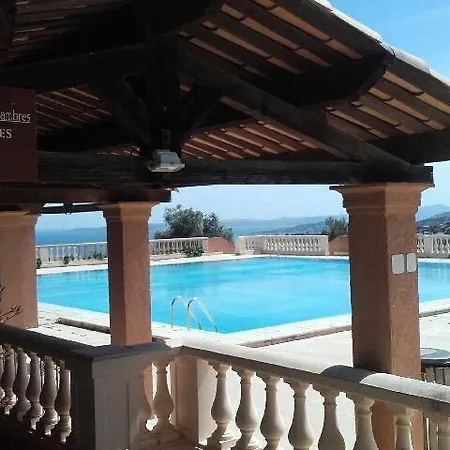Is110-604 2 Pièces 6 Personnes Piscine Et Parking *